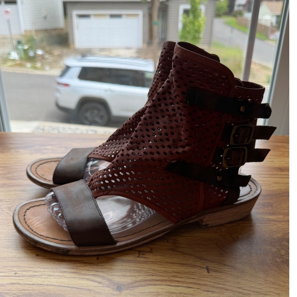 Free People Brown Perforated Buckle Leather Gladiator Sandals 9.5